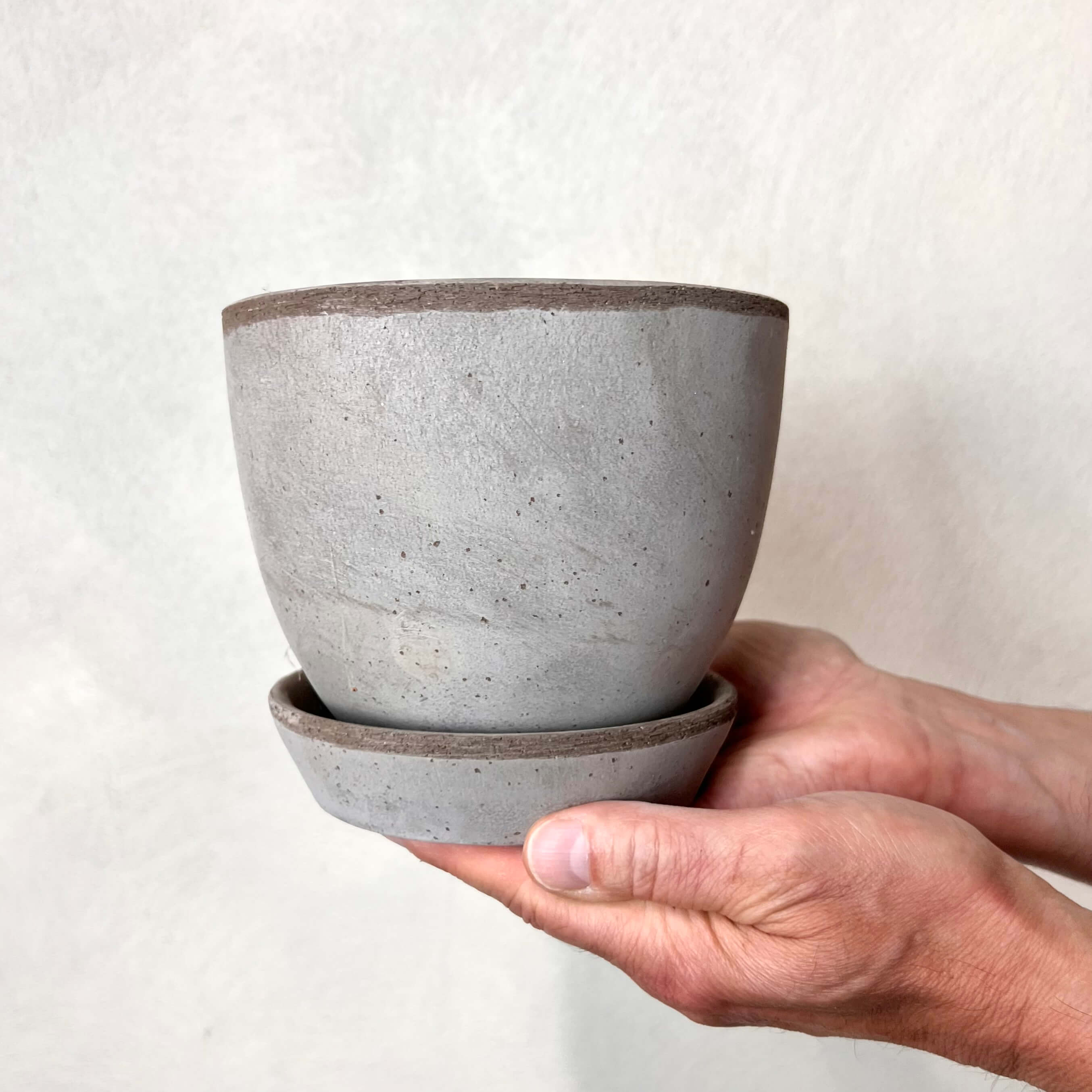 Vaso OLY /terracotta grigia