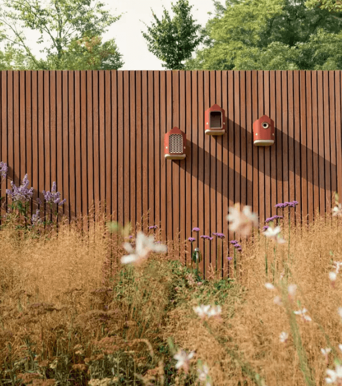 Hotel per insetti /Cosy insect hotel