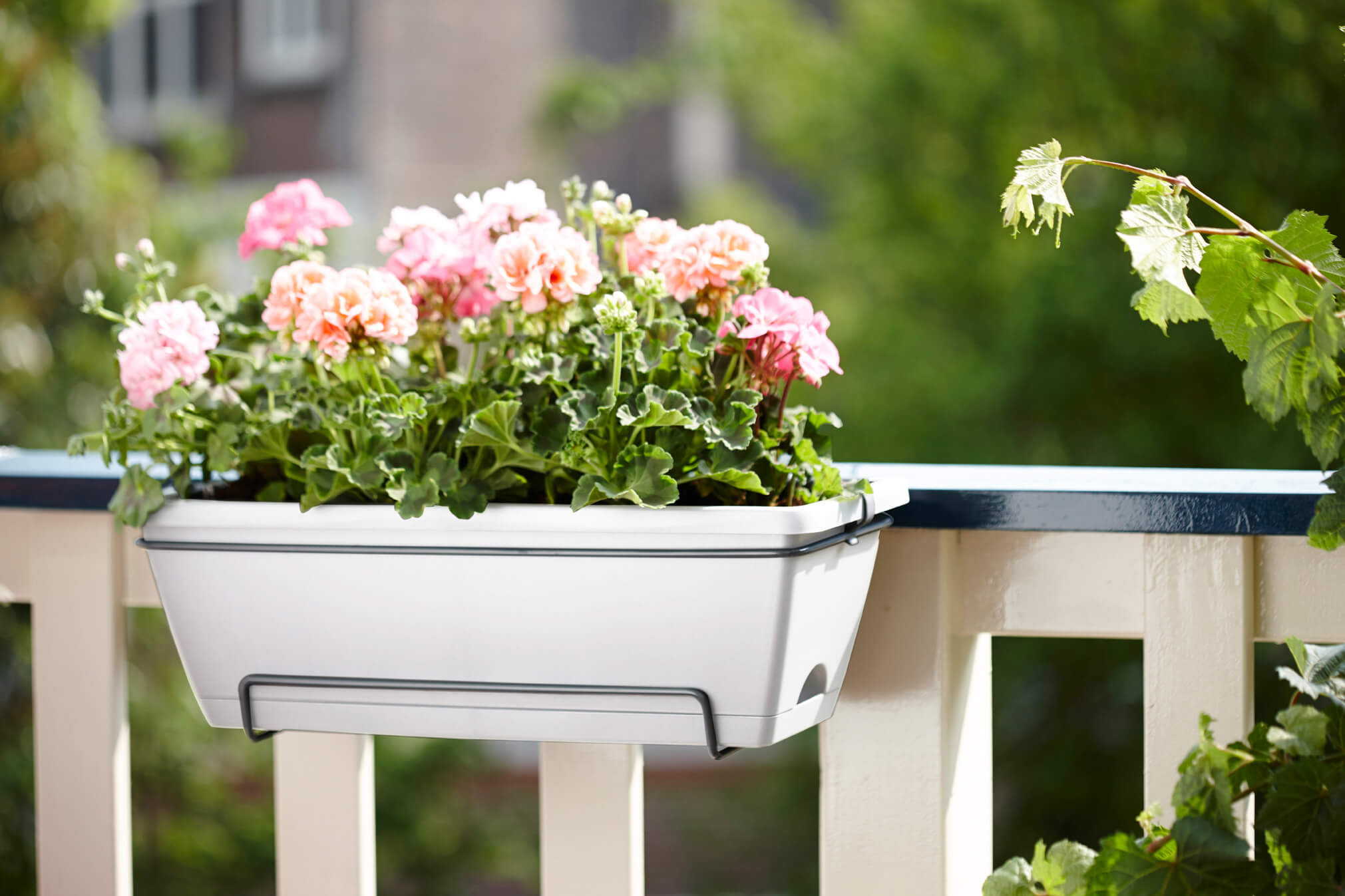 outdoor barcelona trough allin1 white